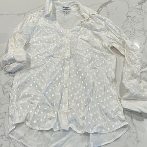 Women’s express Portofino, slim, fit size medium blouse